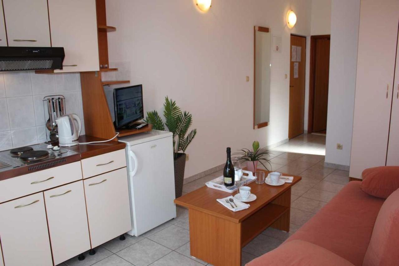Villa Dvor Apartments Omiš Exteriör bild