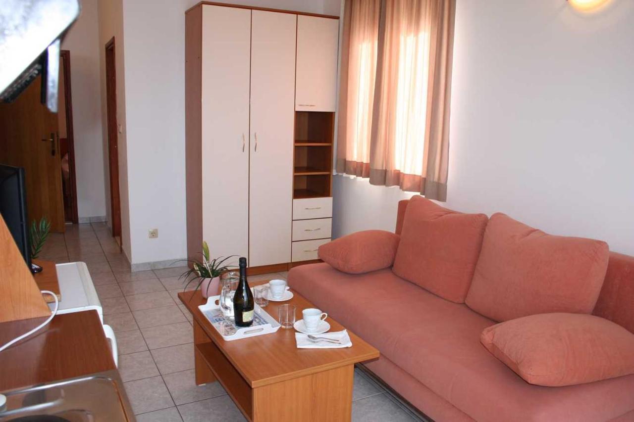 Villa Dvor Apartments Omiš Exteriör bild