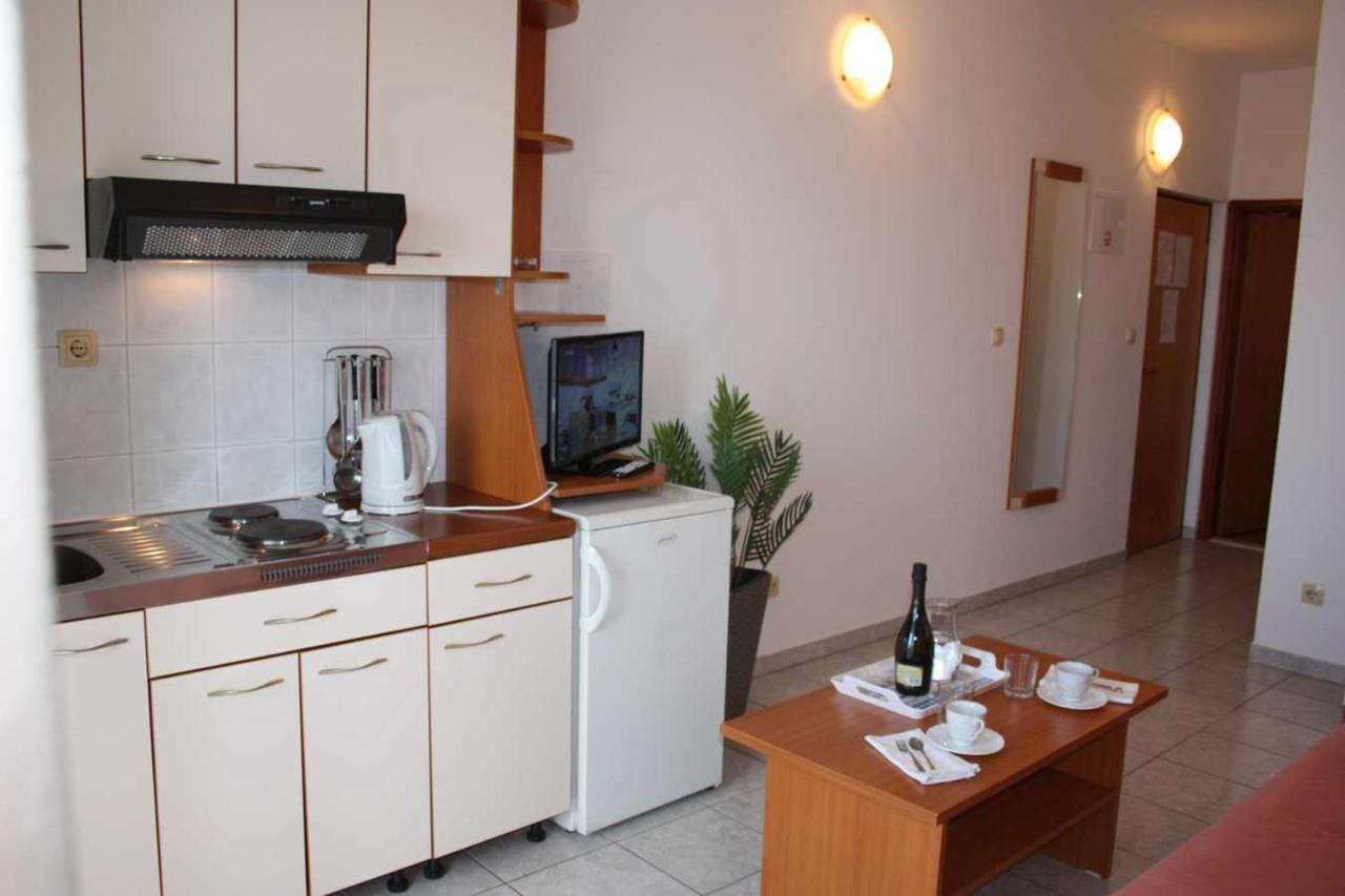 Villa Dvor Apartments Omiš Exteriör bild