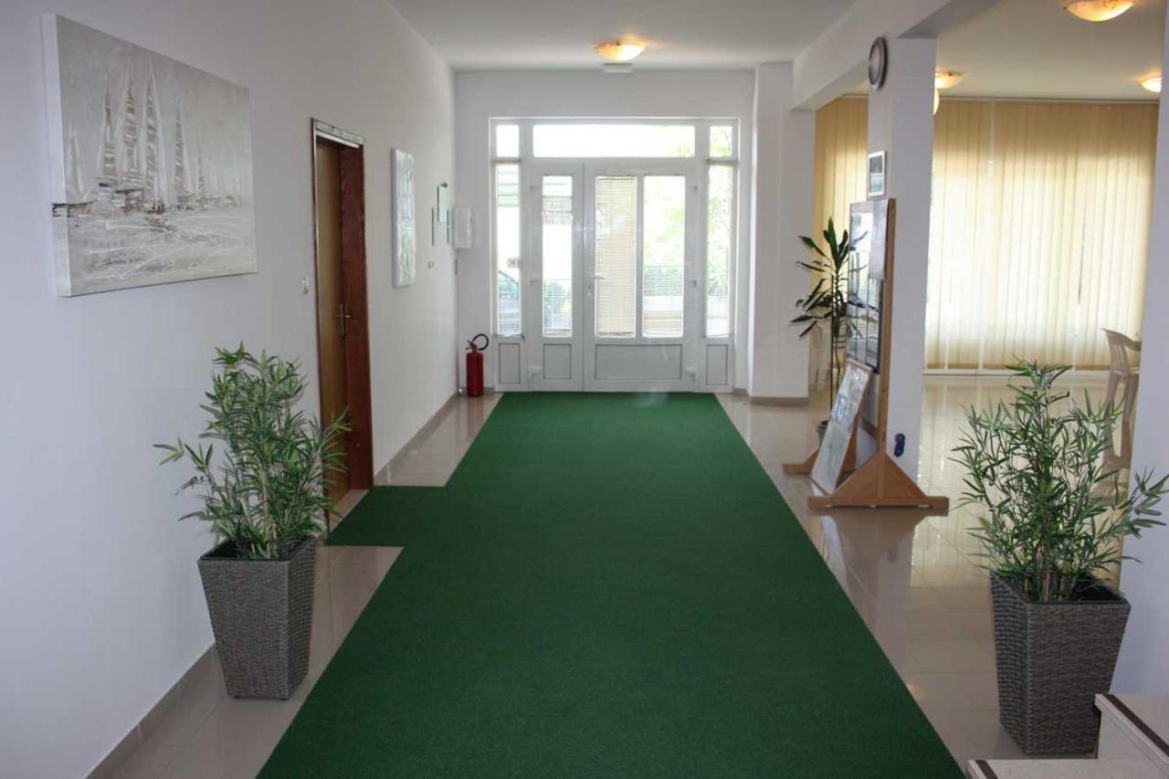 Villa Dvor Apartments Omiš Exteriör bild
