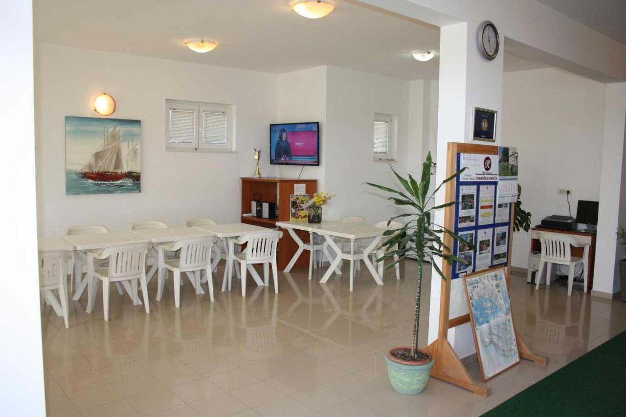 Villa Dvor Apartments Omiš Exteriör bild