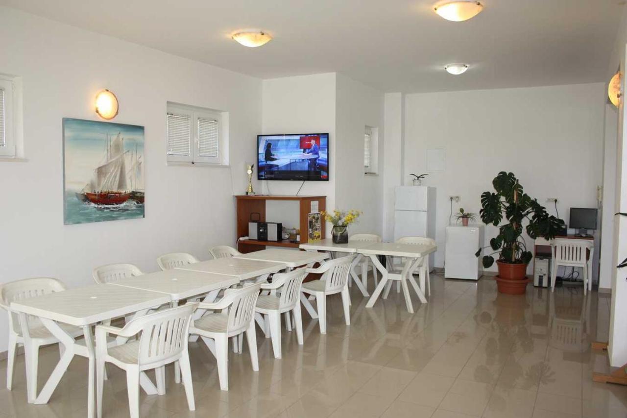 Villa Dvor Apartments Omiš Exteriör bild
