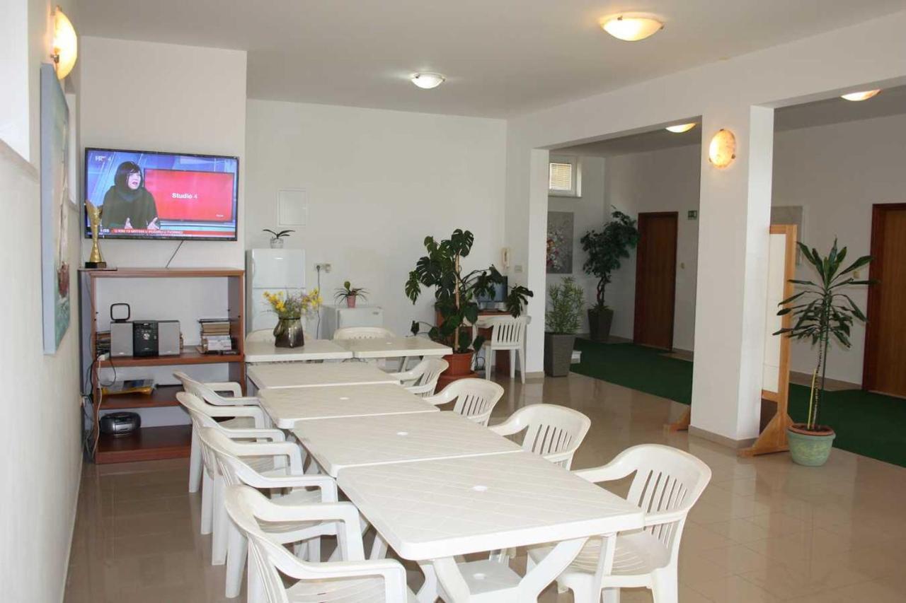 Villa Dvor Apartments Omiš Exteriör bild
