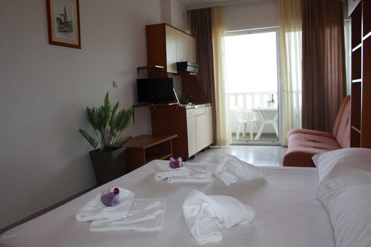 Villa Dvor Apartments Omiš Exteriör bild