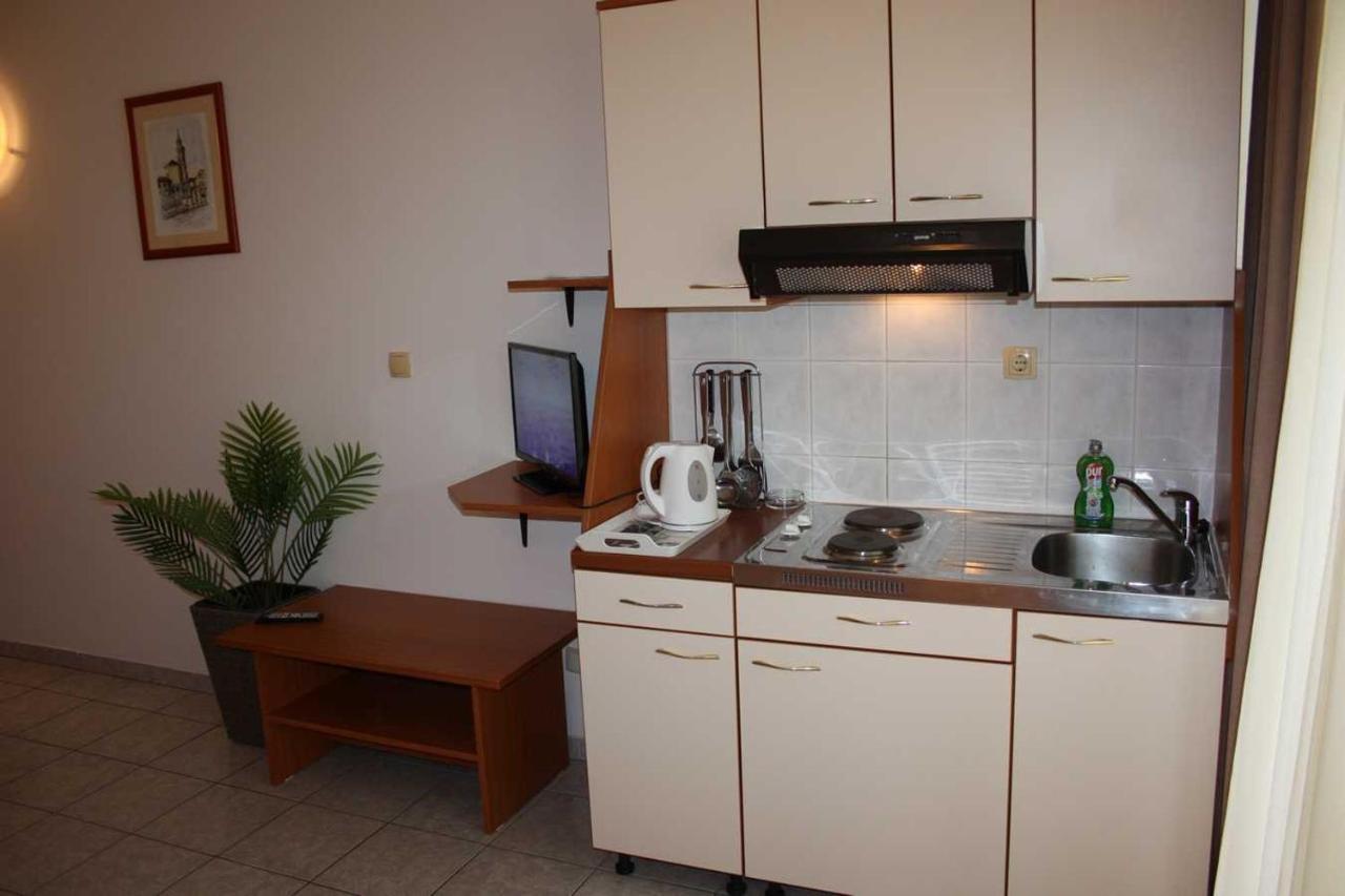 Villa Dvor Apartments Omiš Exteriör bild